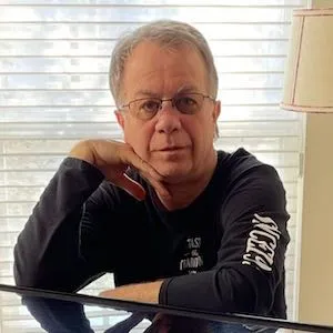 Portrait photo from the person who gave a review.